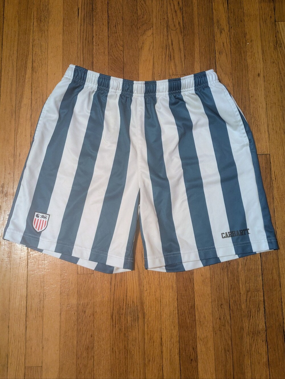 Carhartt WIP Striker Shorts blue and white stripes size m